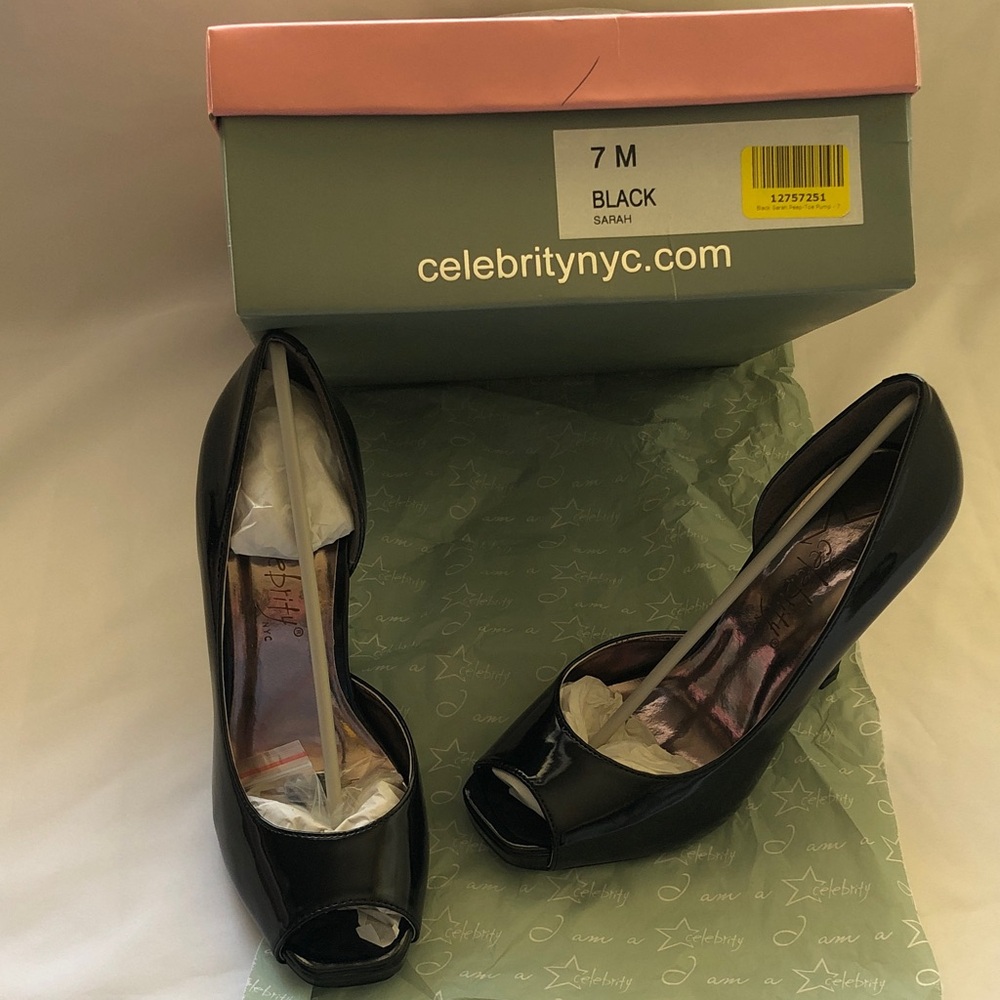 New In Box Women’s size 7 celebrity NYC Black Sarah peep toe pumps